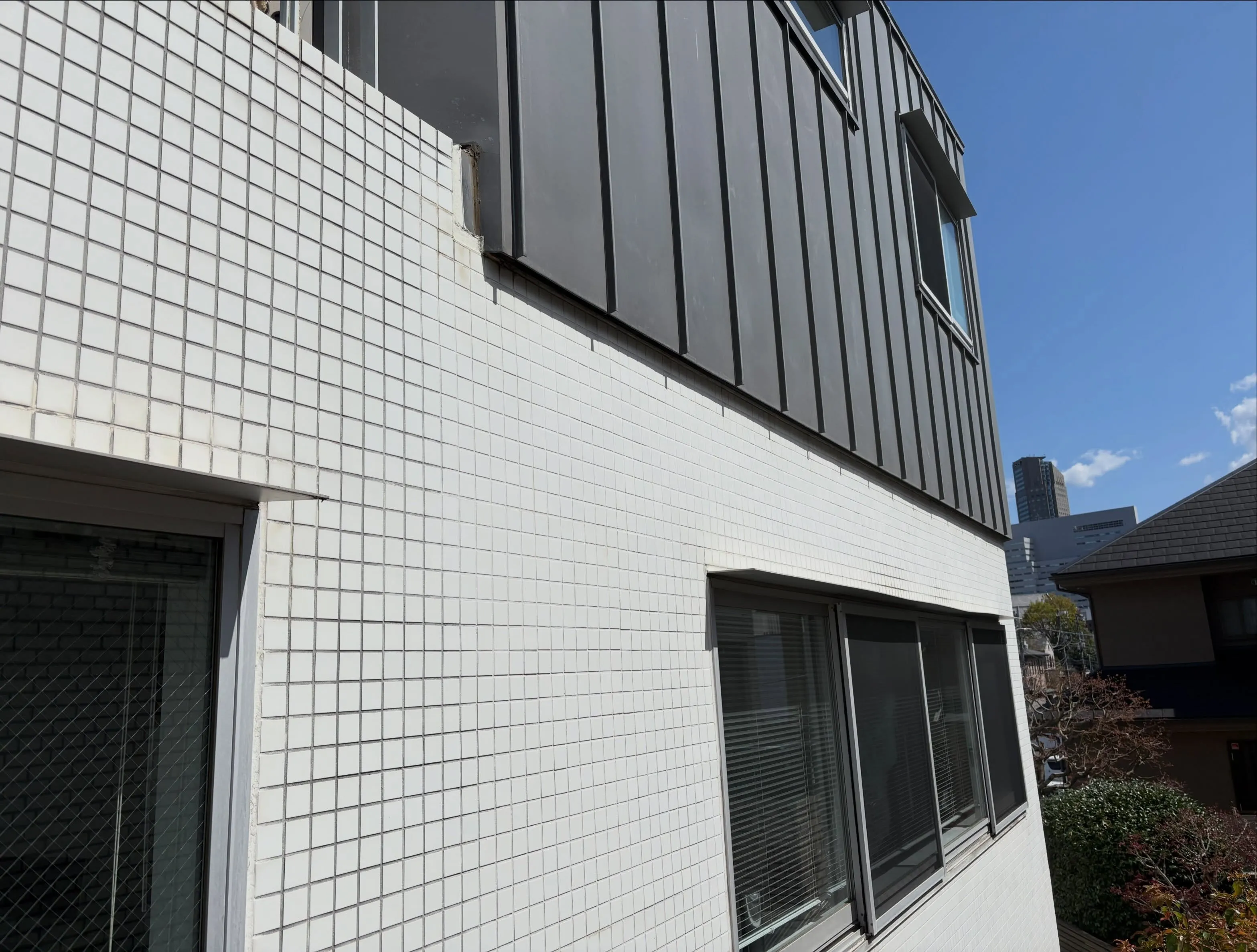 マンション外部足場・塗装工事を施工させて頂きました🏠🔨