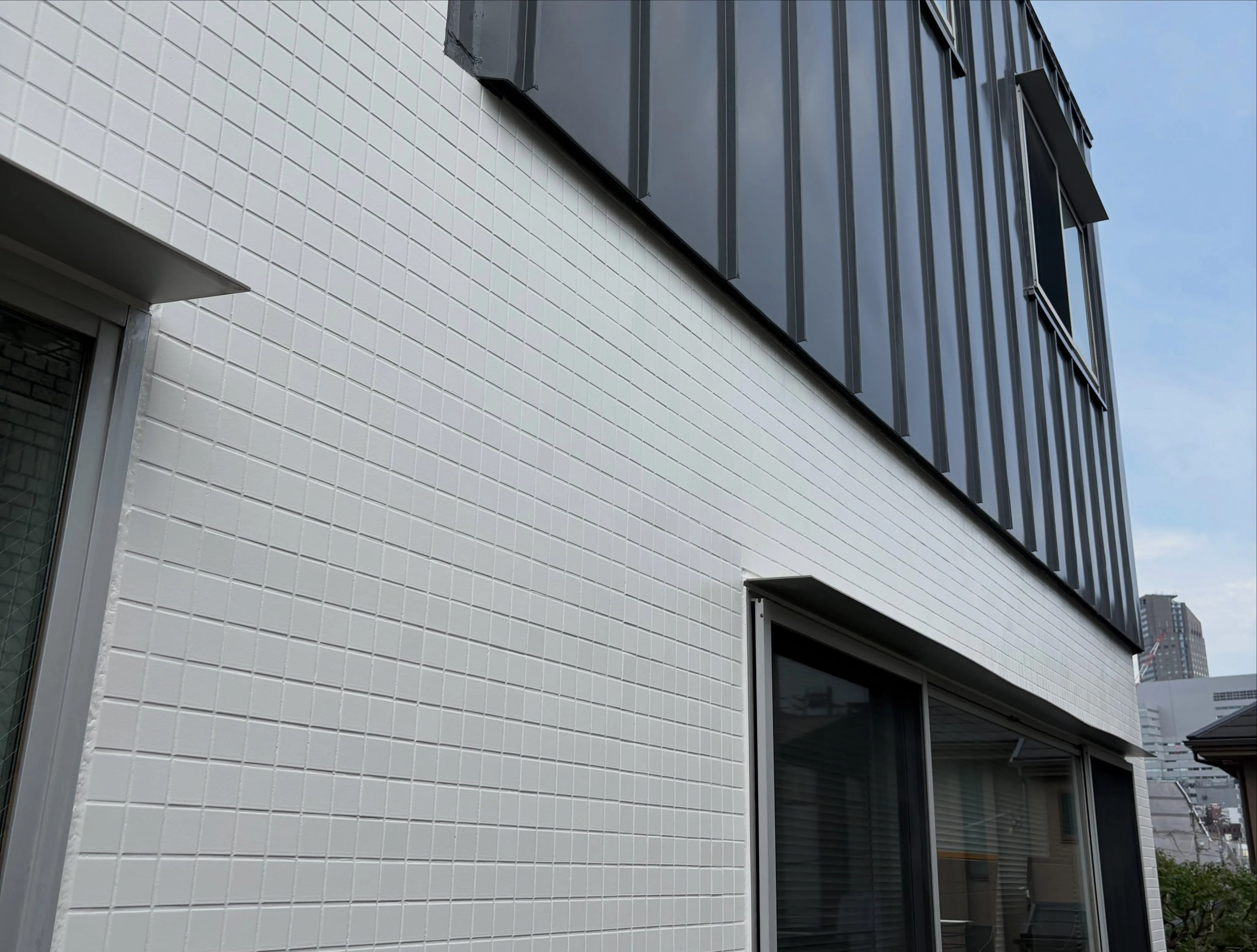マンション外部足場・塗装工事を施工させて頂きました🏠🔨