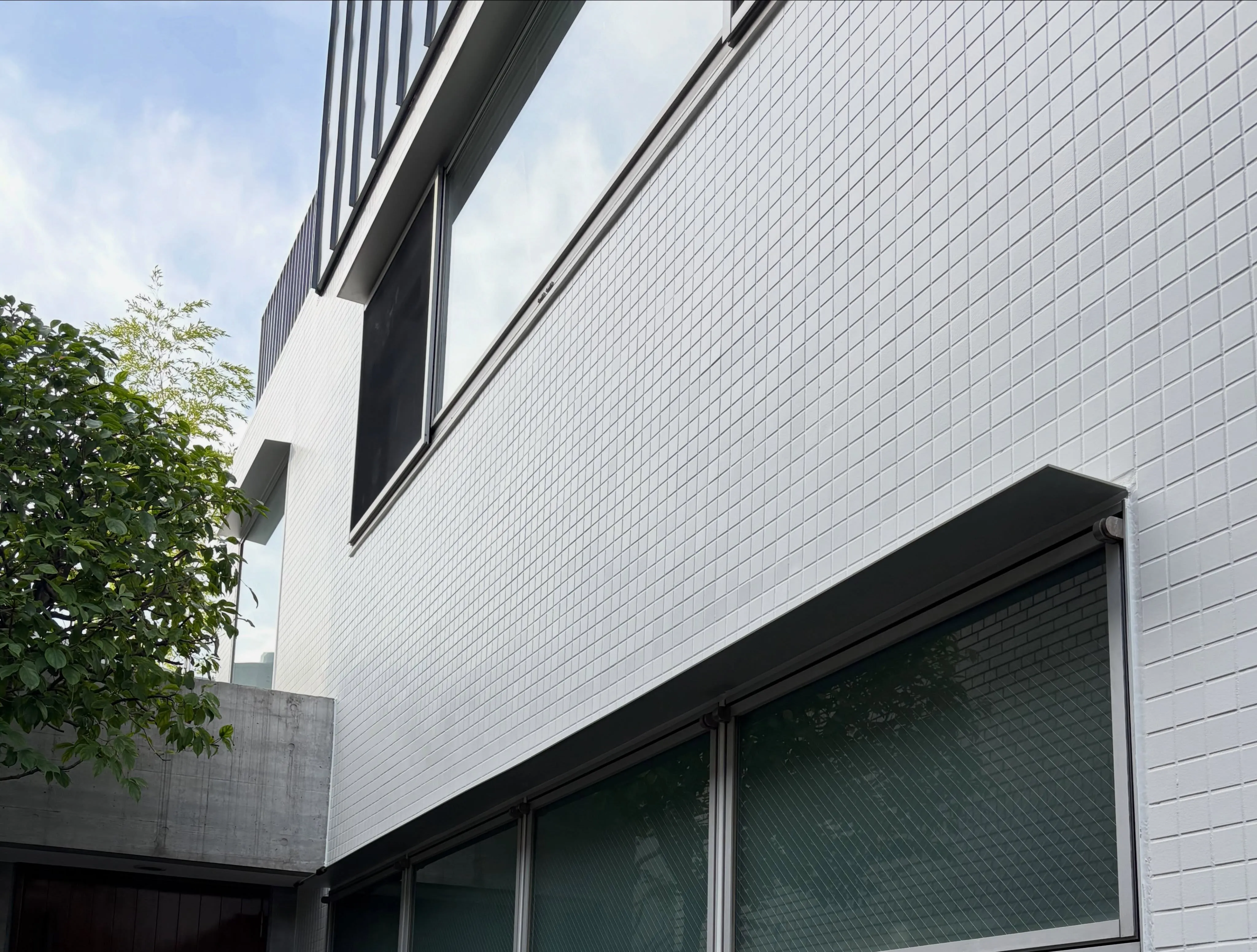 マンション外部足場・塗装工事を施工させて頂きました🏠🔨